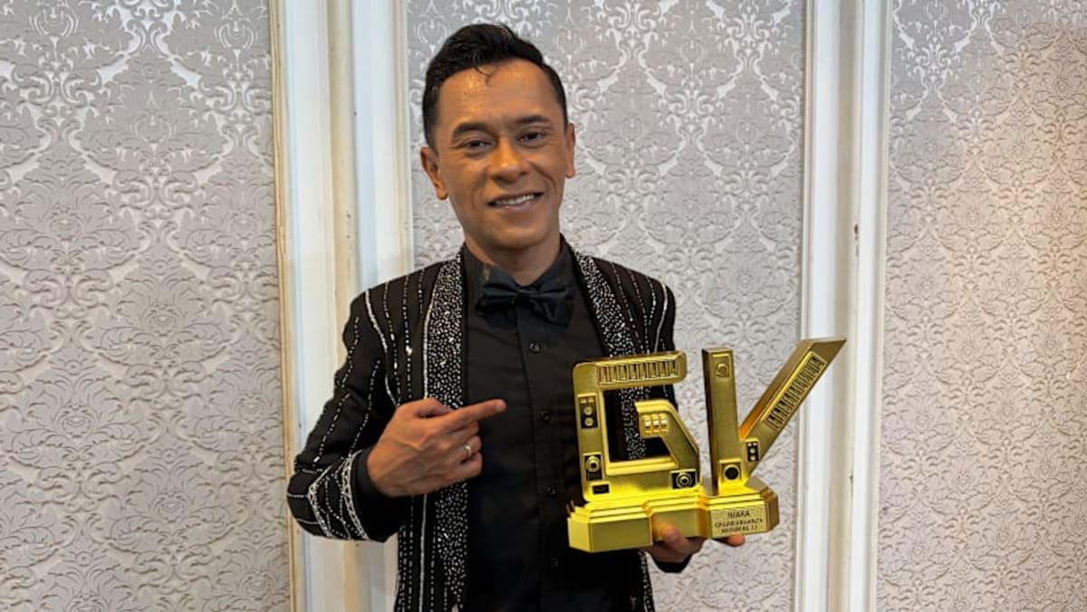 Singaporean singer Iskandar Ismail wins 12th season of Malaysian singing competition Gegar Vaganza