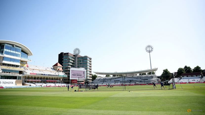 New Zealand win toss and opt to bat against England