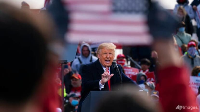 Biden, Trump focus on battleground states in 11th-hour pitch