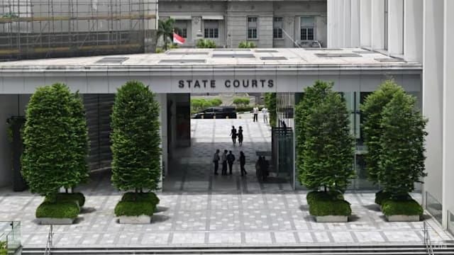  涉嫌隐瞒利益冲突及贿赂 三人被控欺骗罪