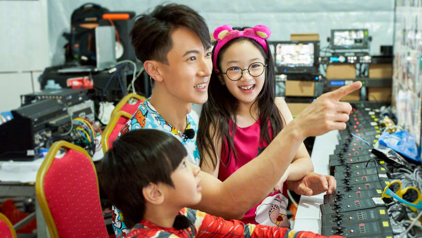 Wu Chun is filming a new reality show with his two adorable kids Wu Chun is filming a new reality show with his two adorable kids