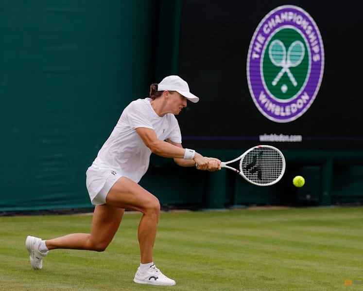 Swiatek keeps her expectations low as she approaches Wimbledon title defence