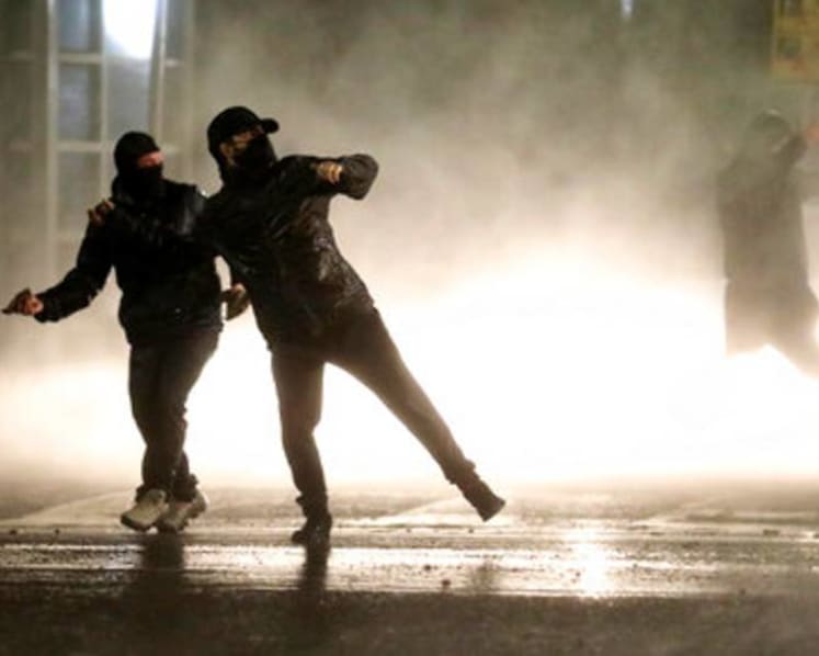 Northern Ireland leaders seek calm after violence escalates