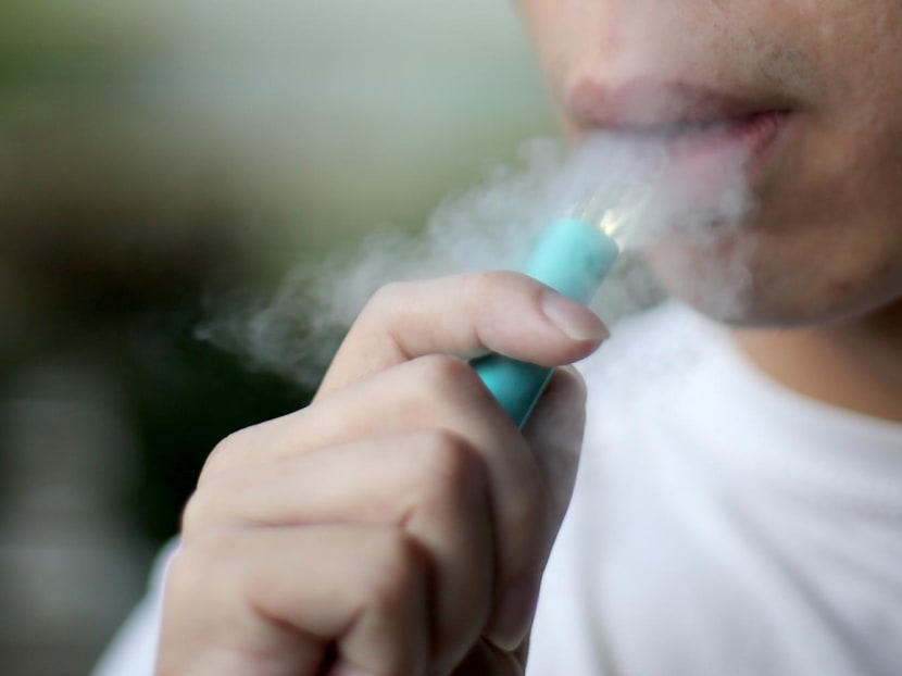 Commentary: UK plan to encourage smokers to take up vaping means swapping one health risk with another Commentary: UK plan to encourage smokers to take up vaping means swapping one health risk with another