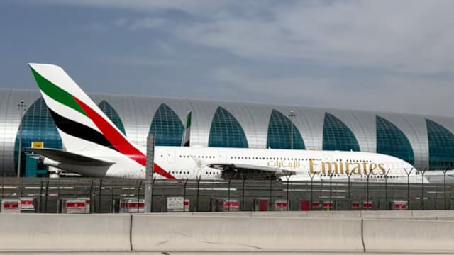 阿联酋禁止伊朗公民入境或转机