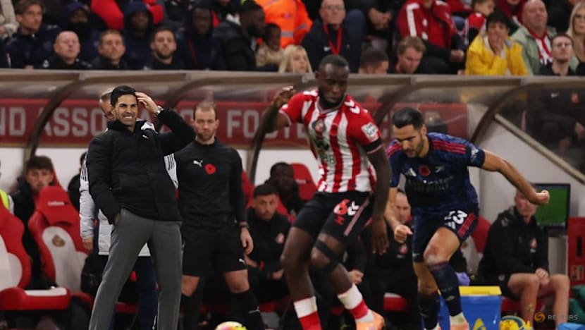 Arsenal's winning streak ends, Chelsea up to second, Man United draw at Spurs