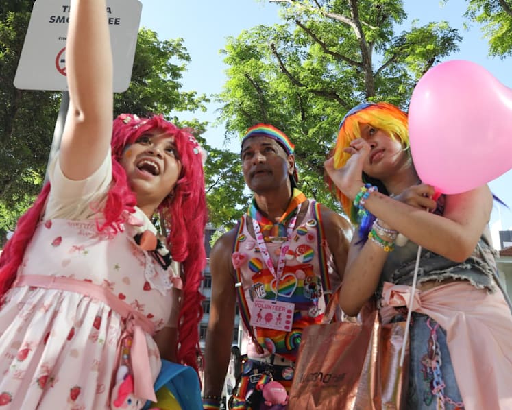 Thousands show up at Hong Lim Park for 18th Pink Dot rally