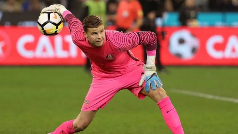 Penjaga gol Australia positif COVID-19 di Jepun
