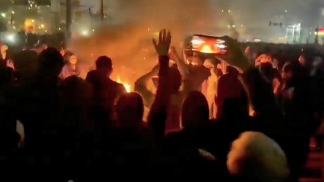 伊朗示威持续 人权组织指政府镇压致逾500人丧命