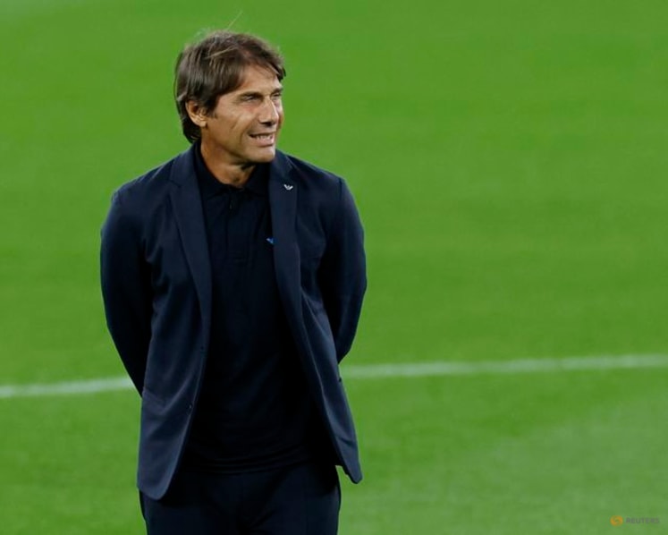 Faltering Napoli host rising Inter in tight title race