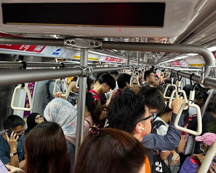 Train fault on Circle Line causes rush-hour delay to MRT services