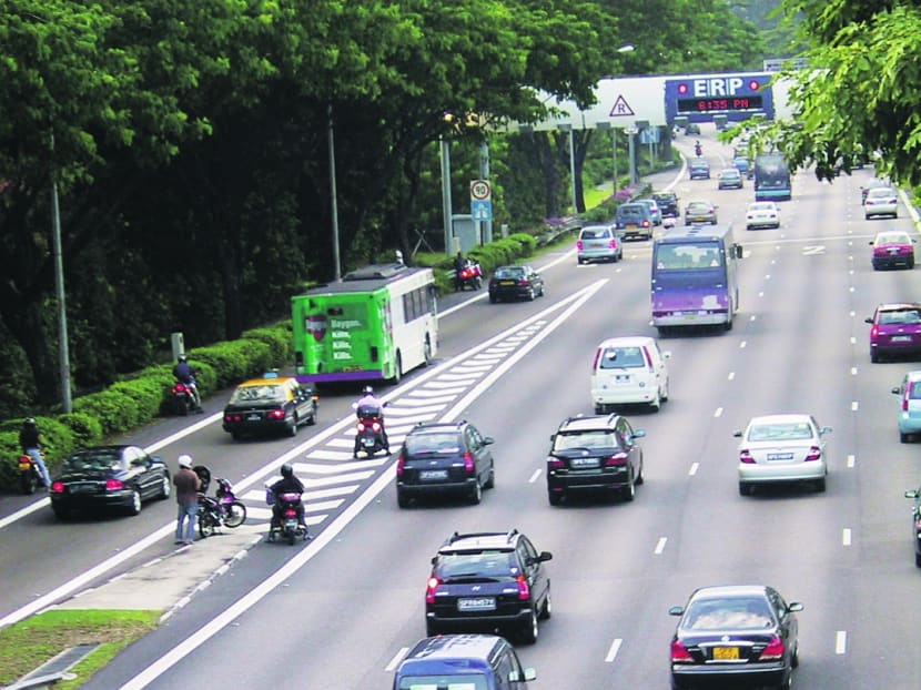 Under the integrated contract, the contracted company will take over the cleaning, desilting and flushing of drains along expressways from national water agency PUB. TODAY file photo