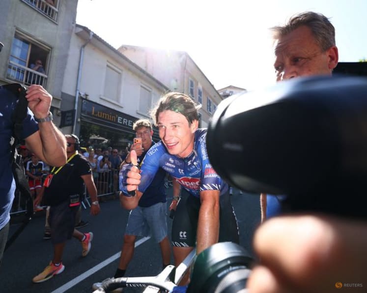 Philipsen sprints to victory in Tour de France stage 17, Pogacar retains overall lead