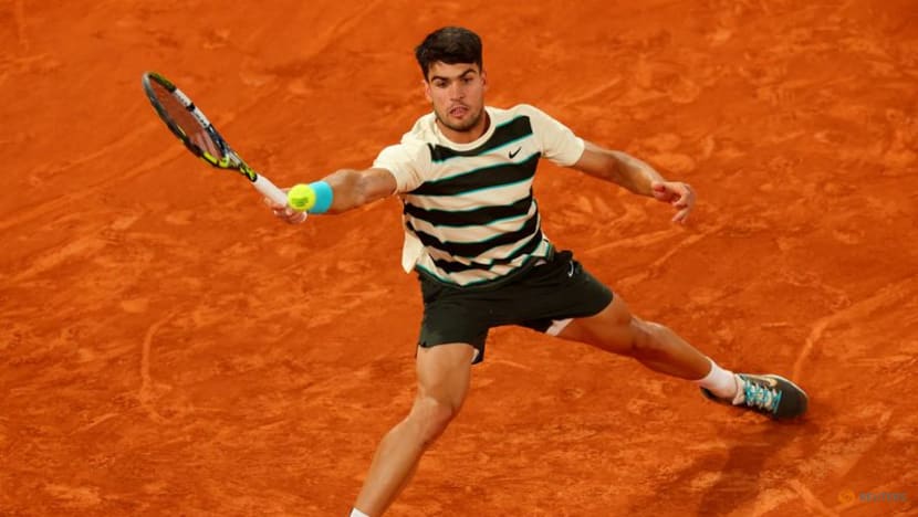 Merciless Alcaraz flattens Paul at French Open to reach semis
