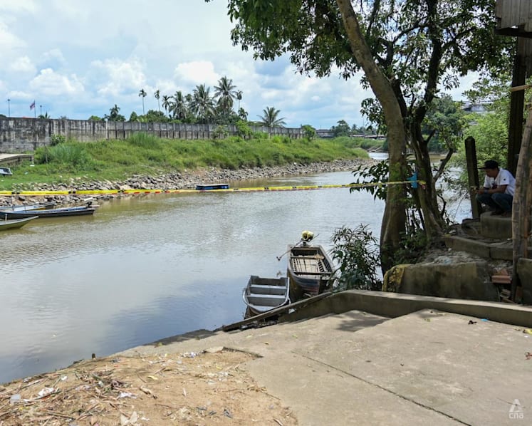 Malaysia catches 34 students using illegal crossing along Thai border to attend Kelantan school 