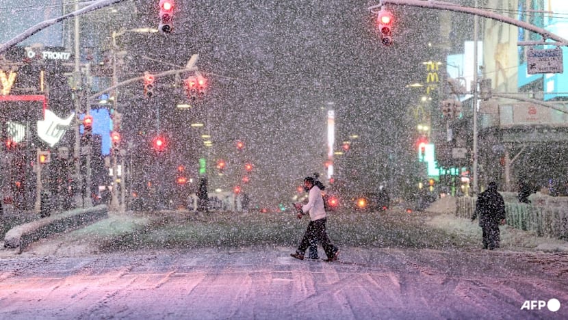 NYC Snowstorm: Travel CHAOS! Are You Stranded?!