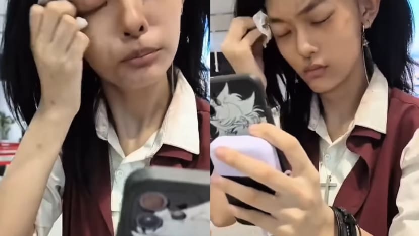 Chinese Woman Forced To Remove Make-Up At Airport After Facial Recognition Failed To Recognise Her