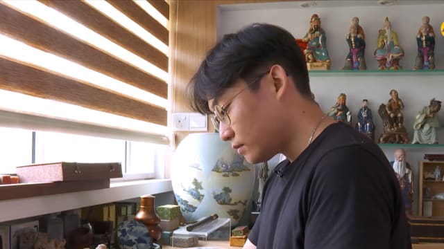 晨光|玩物壮志：新生代古玩收藏 不耻下问长知识