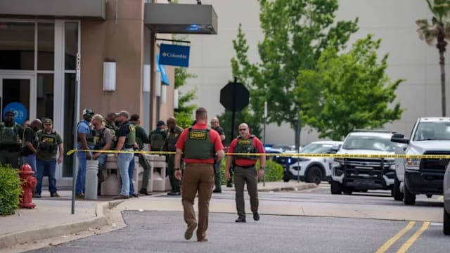 美国商场爆枪战酿一死五伤 枪声持续20秒