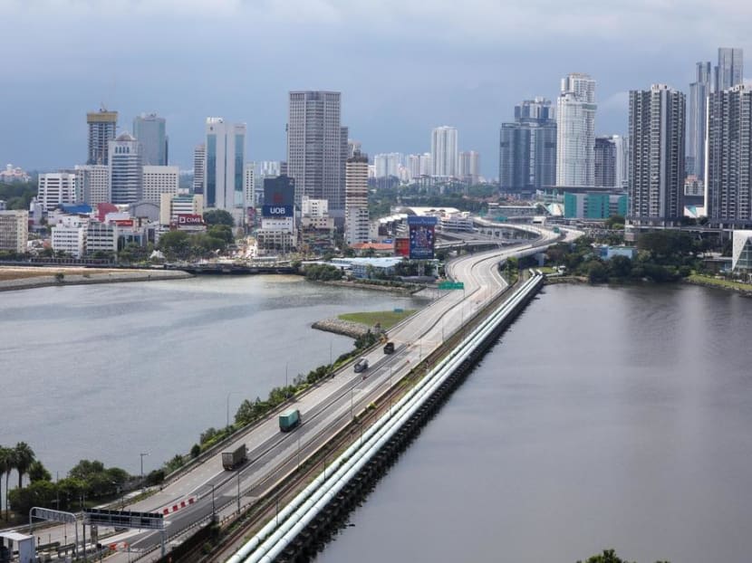 Vaccinated citizens of both Singapore and Malaysia can use the vaccinated travel lane scheme to cross the Causeway in either direction from Dec 20, 2021. Vaccinated citizens of both Singapore and Malaysia can use the vaccinated travel lane scheme to cross the Causeway in either direction from Dec 20, 2021.