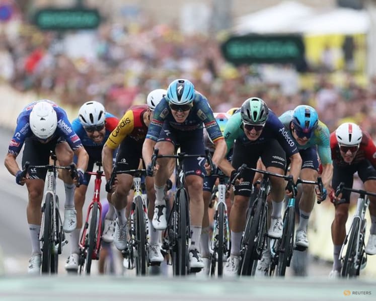 Merlier wins Tour stage 12 as late crash mars sprint finish