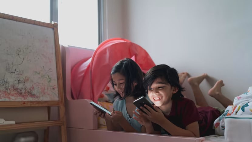 Kecanduan gadget bisa picu tantrum pada anak, simak cara mengendalikannya Kecanduan gadget bisa picu tantrum pada anak, simak cara mengendalikannya