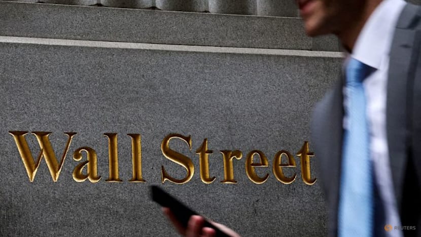 Tech stock shakeout clouds market ahead of economic data deluge