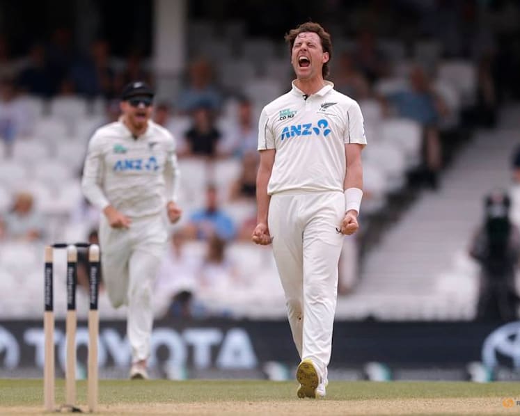 Brilliant Henry wraps up victory for New Zealand as England collapse