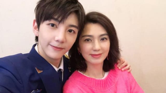 和张丹峰离婚　传洪欣带儿子张镐濂改姓