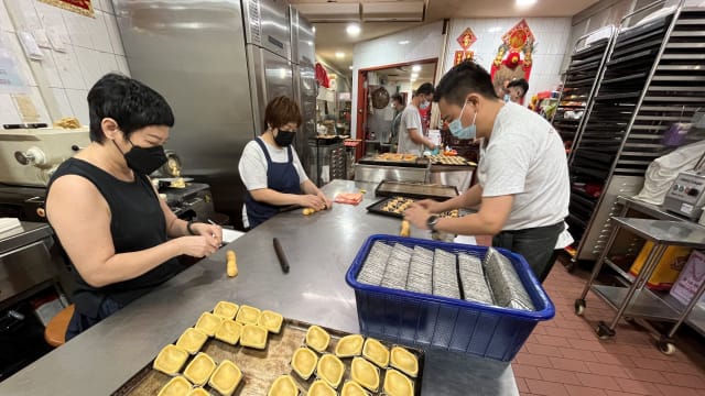 牛车水物换星移情不变　老字号“东兴蛋挞”传递甘榜精神