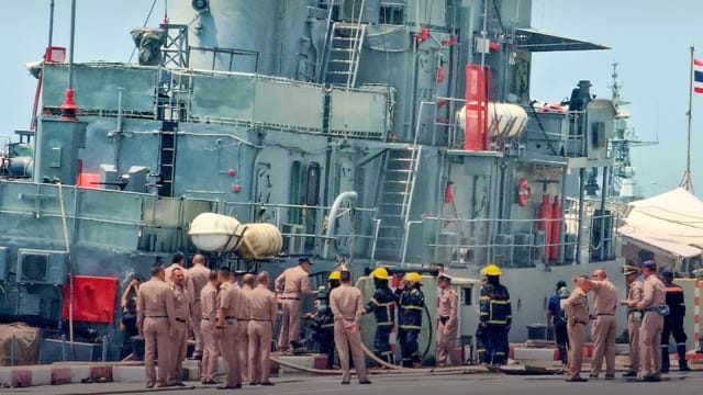 泰国军舰意外炮击友军 13名士兵受伤
