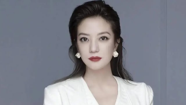 空降直播间几分钟就遭封，赵薇复出无望？！