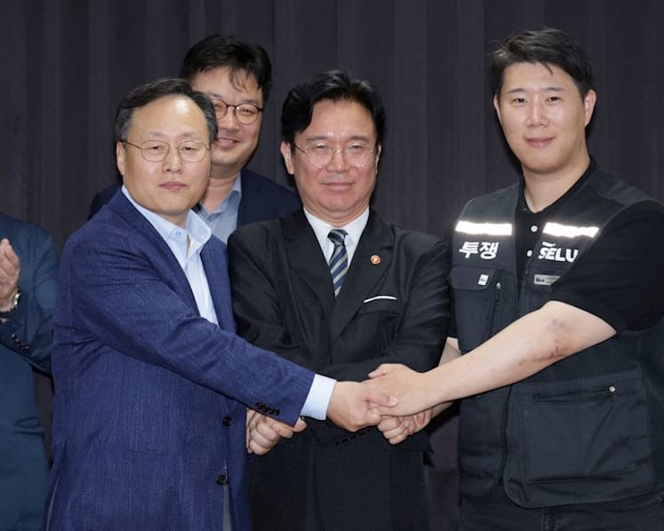 Samsung's unionised workers in South Korea approve pay deal