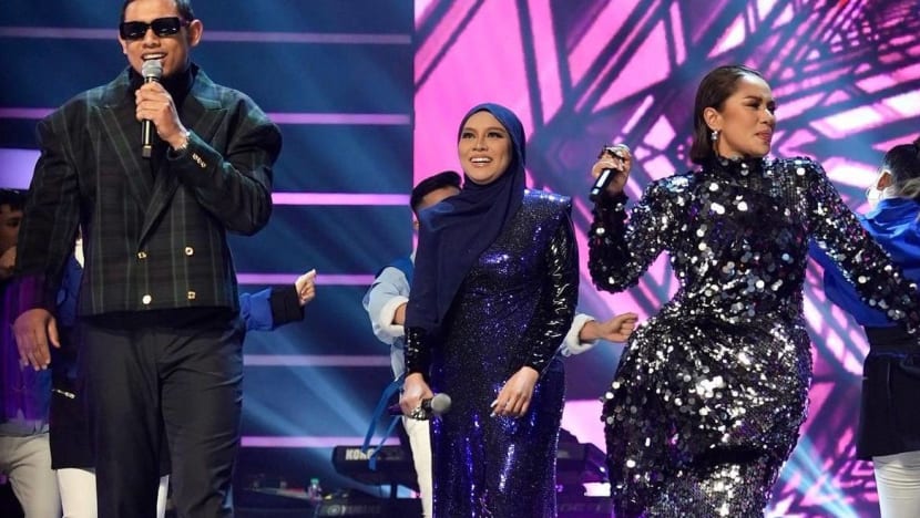 Elly Mazlein mohon maaf; umum watak 'Kak Lina' undur diri dari All Stars Gegar Vaganza