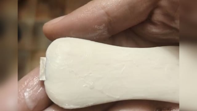 香皂竟藏有刀片 重庆男子险被“一刀封喉”