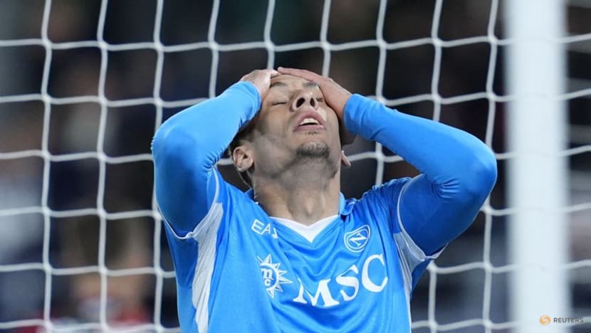 Napoli held at Bologna, waste chance to close on Inter