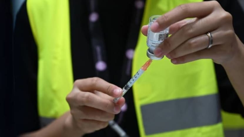 130 individu sama ada terima dos vaksin berlebihan atau berkurangan, dedah MOH