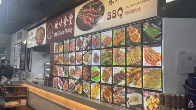 一些食肆称不知卖蚕蛹菜肴是犯法已停卖 食品局展开调查