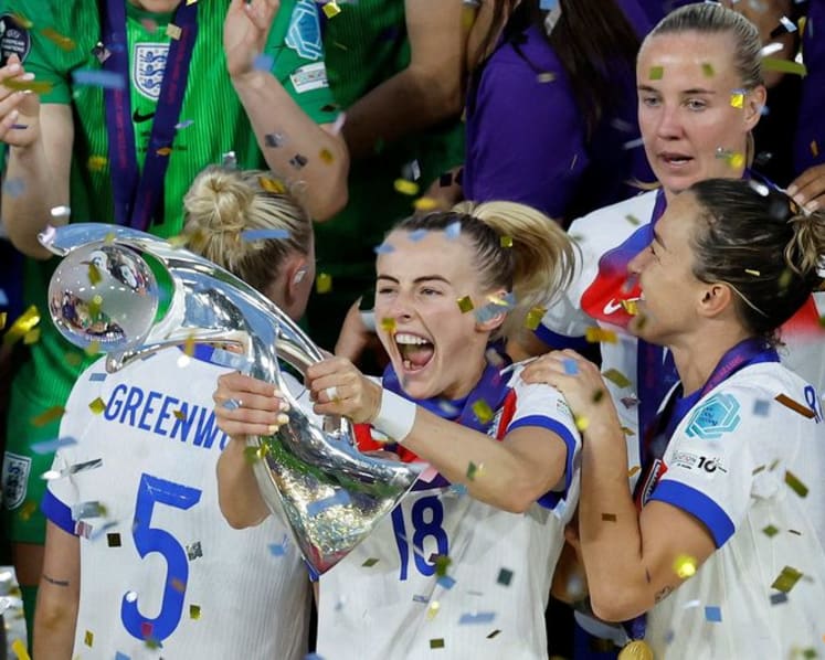 Kelly a fitting hero in England's gritty Euro victory