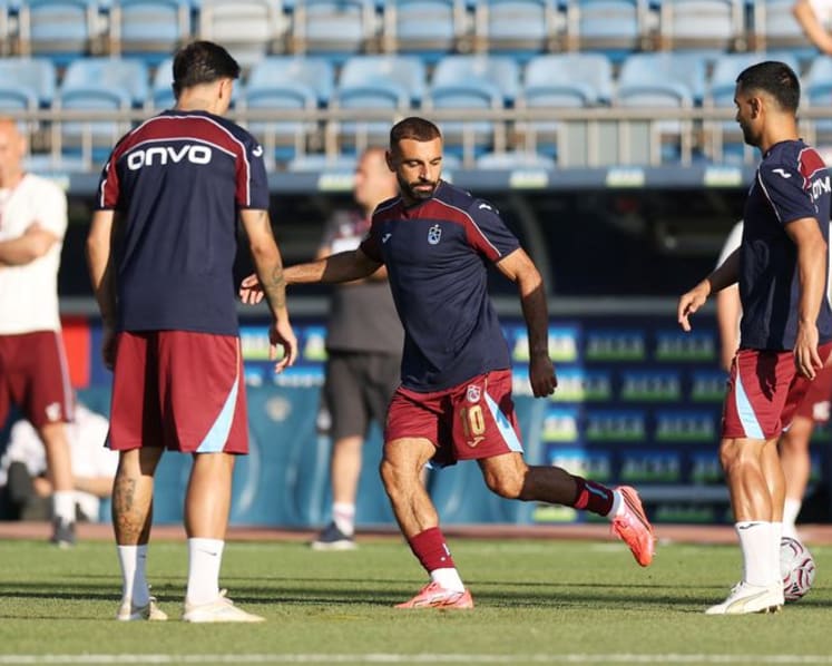 Salah scores twice as Trabzonspor beat Basaksehir 2-1