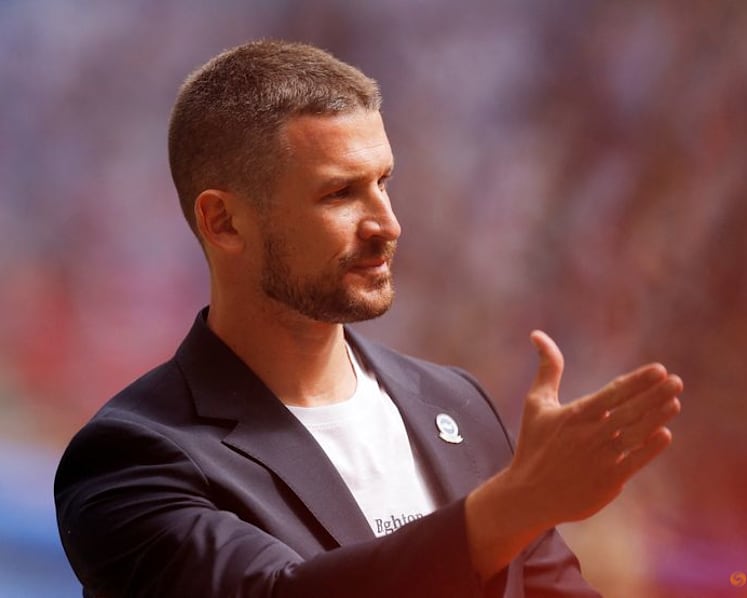 Ruiz named Brighton women's coach after Vidosic exit week before WSL season