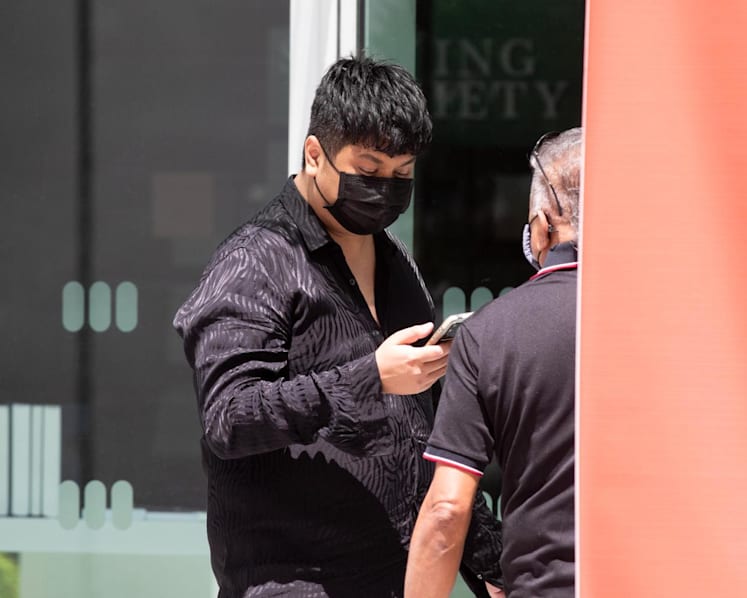 YouTuber Dee Kosh jailed 32 weeks for soliciting paid sex acts from minors, making obscene video