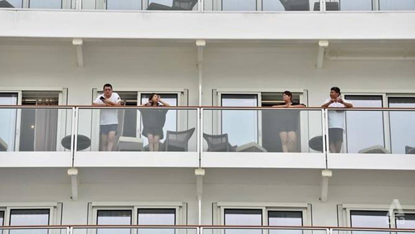 Penumpang dalam kapal persiaran World Dream diuji bagi COVID-19, diberi pelayaran percuma Penumpang dalam kapal persiaran World Dream diuji bagi COVID-19, diberi pelayaran percuma