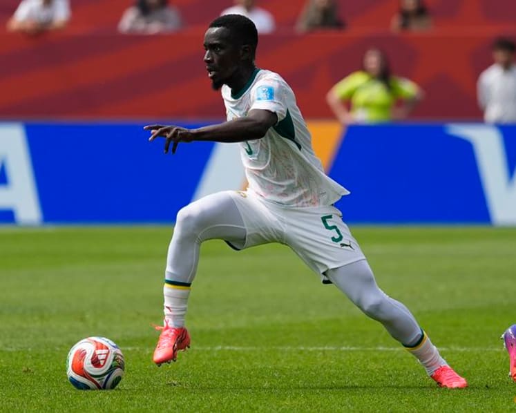 Former Everton midfielder Gueye joins Saudi Diriyah