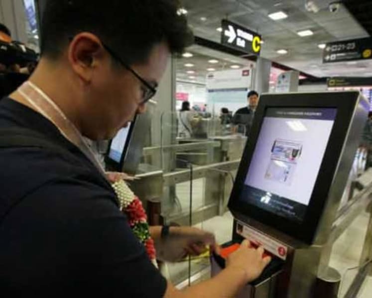 Singaporeans first foreigners to use automated immigration lanes at Bangkok airport