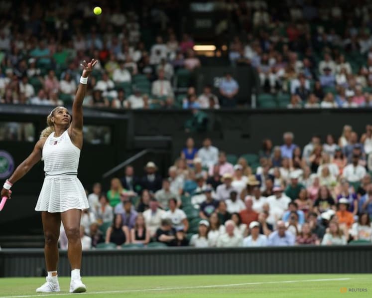 Serena fighting to be fit for Wimbledon doubles with Venus after knee issue