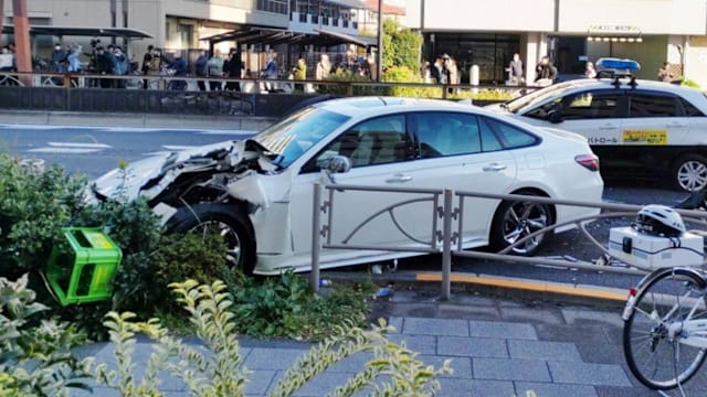 日本东京汽车冲撞人群酿一死十伤 肇事者逃逸