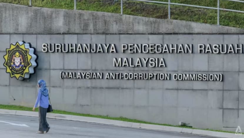 Bekas PM Malaysia antara individu dipanggil SPRM berhubung kontrak kenderaan kerajaan sejak 1993