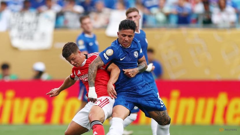 Extra time goals see Chelsea down 10-man Benfica to advance to quarters