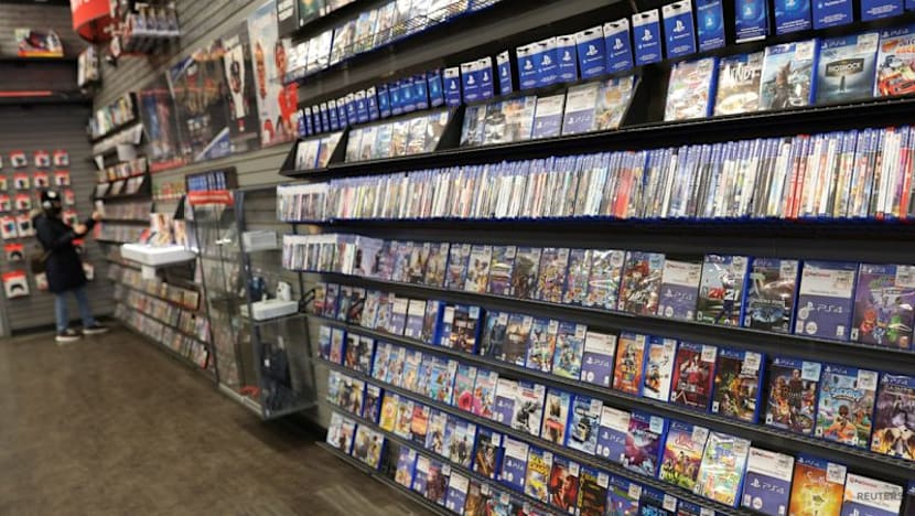 GameStop reports rise in second-quarter revenue
